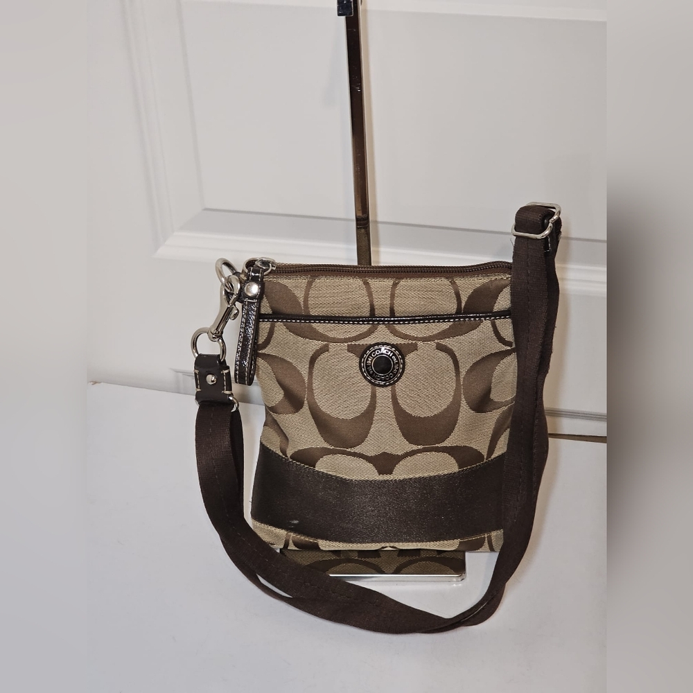 🦋Coach Signature Crossbody Bag